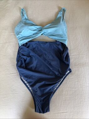 Women's Maternity Two-Tone Blue Twist Front One-Piece Swimsuit
